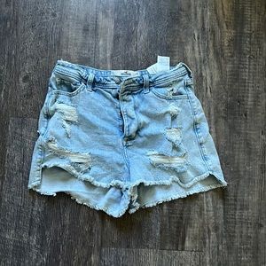 Hollister curvy ultra high rise mom shorts 3”